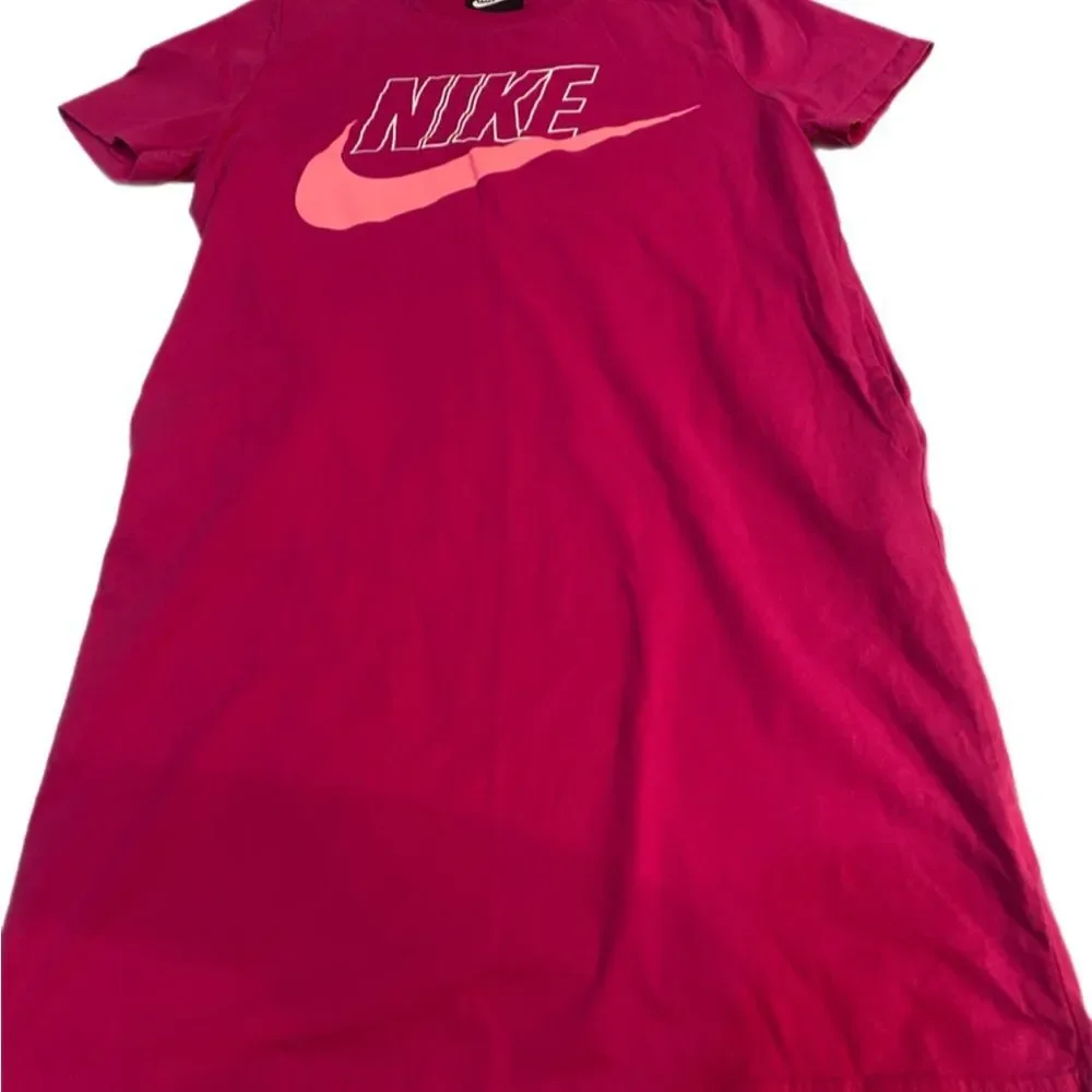 Nike Fuchsia Standard Fit Top